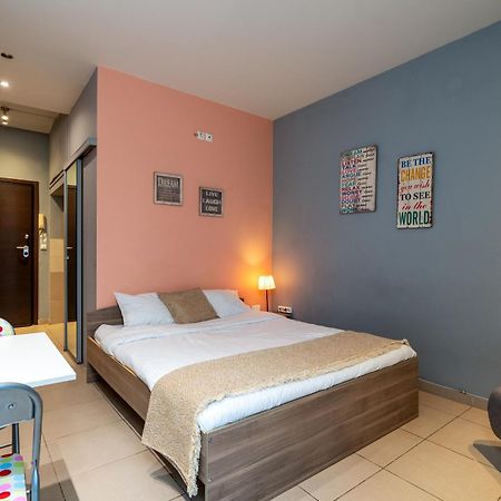 Ideally Located Apartment In Central Aten Exteriör bild