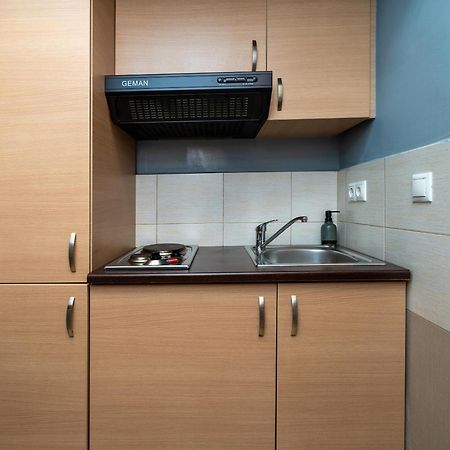 Ideally Located Apartment In Central Aten Exteriör bild