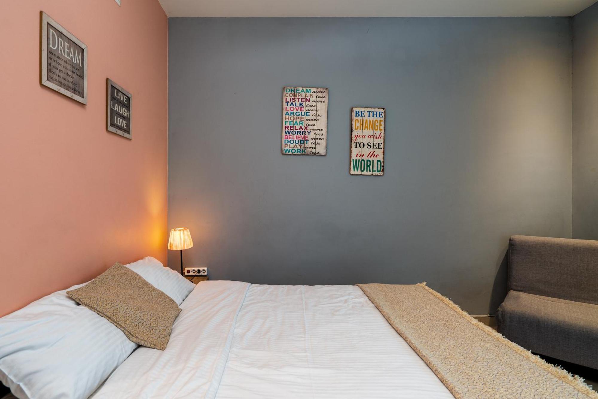 Ideally Located Apartment In Central Aten Exteriör bild