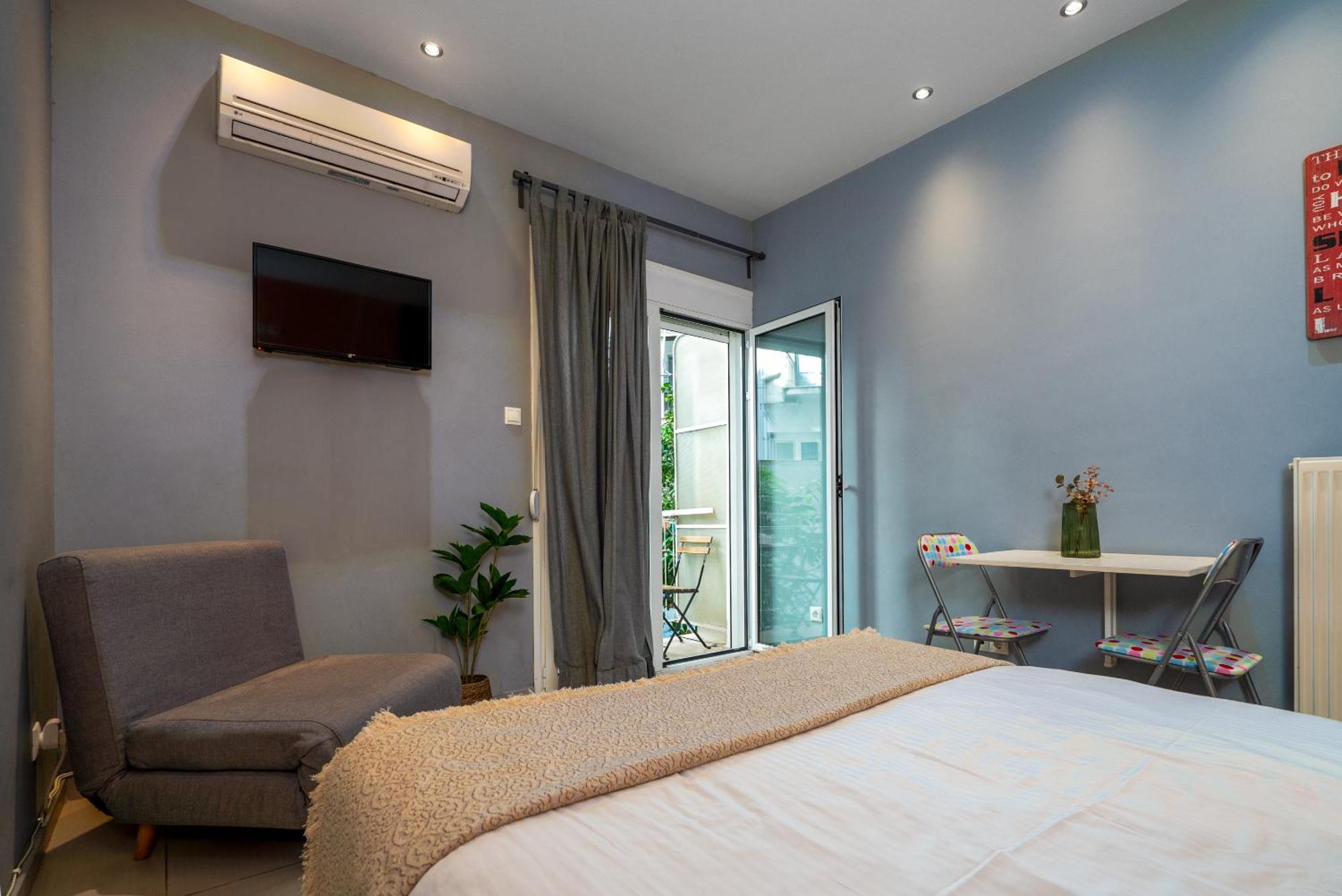 Ideally Located Apartment In Central Aten Exteriör bild