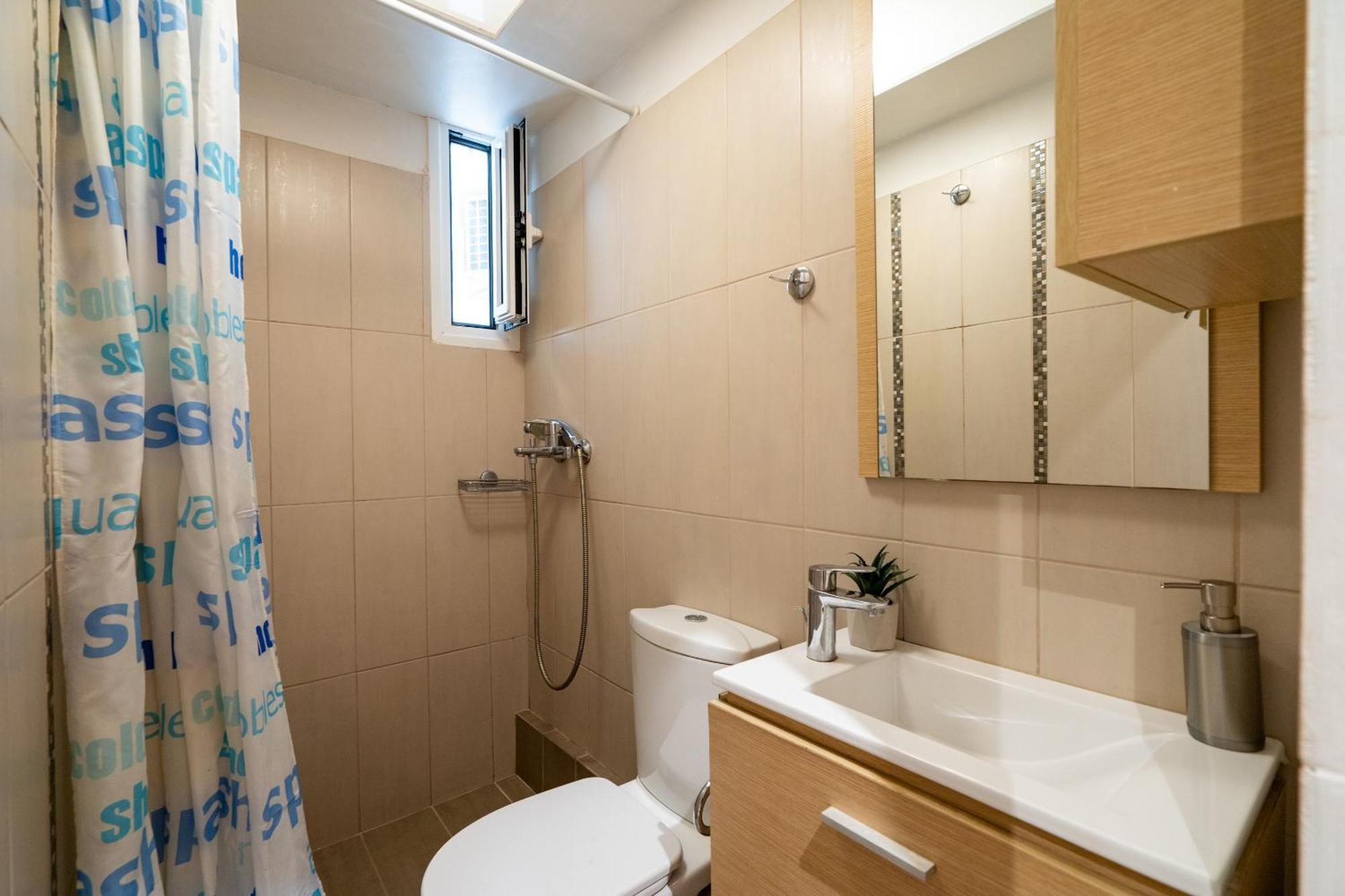 Ideally Located Apartment In Central Aten Exteriör bild