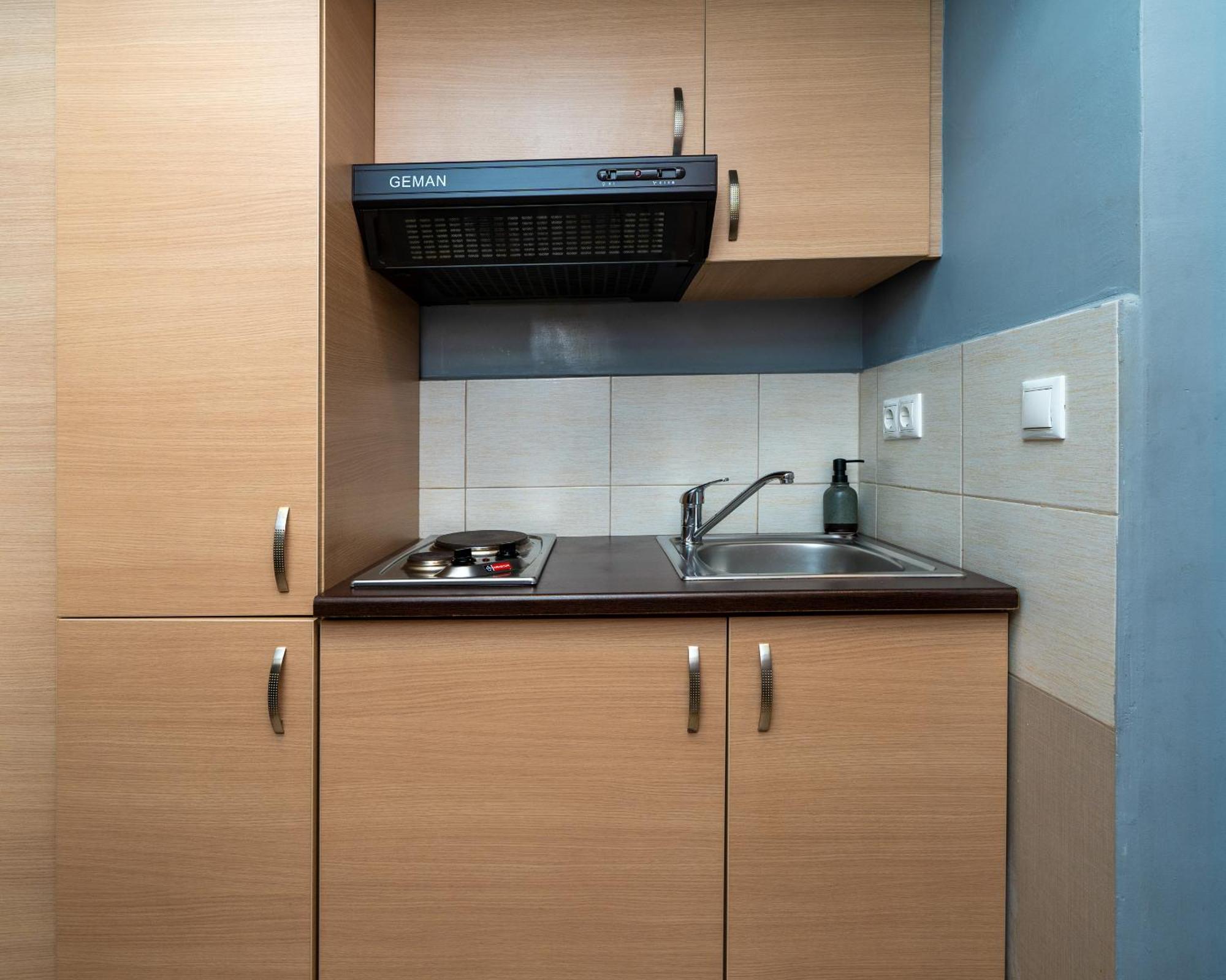 Ideally Located Apartment In Central Aten Exteriör bild
